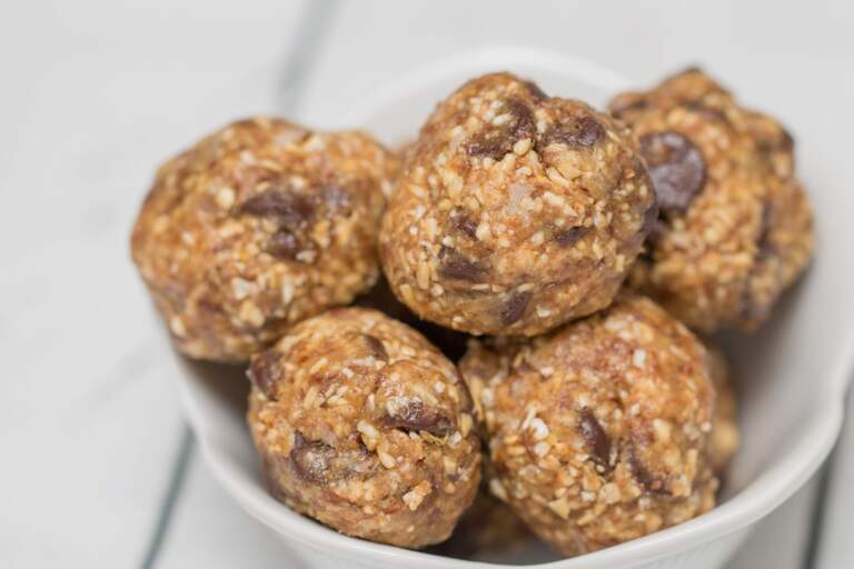 Fall Flavors: Pumpkin and Dark Chocolate Energy Bites